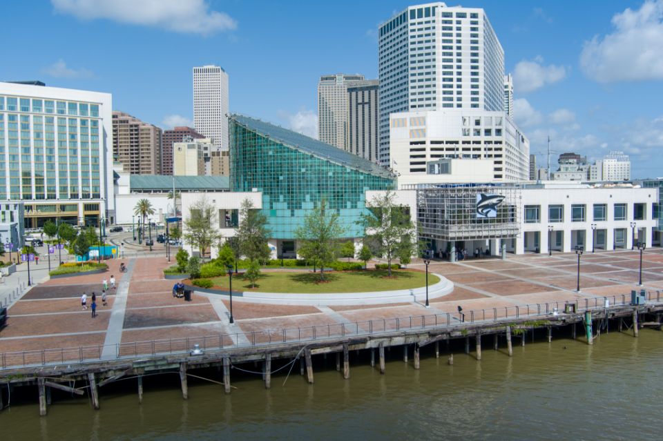Audubon Aquarium plaza and riverwalk