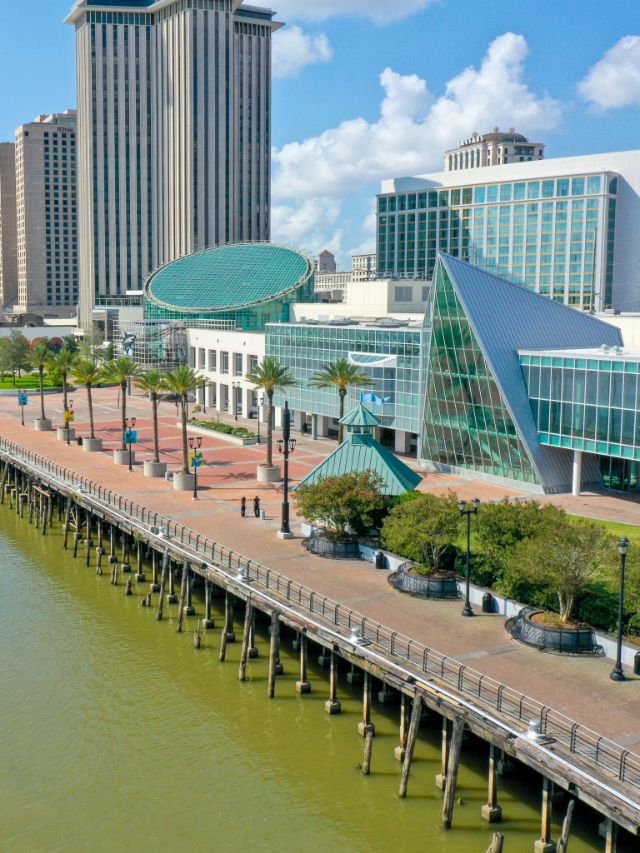 Audubon Aquarium Plaza and Riverwalk in New Orleans