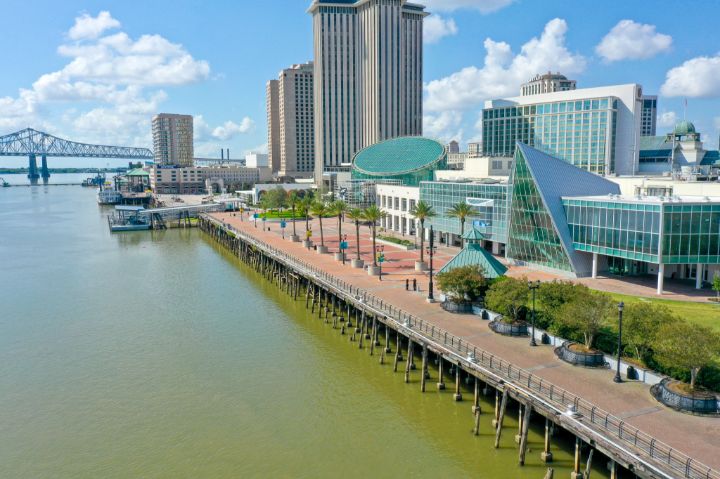 The riverwalk and Audubon Aquarium in New Orleans