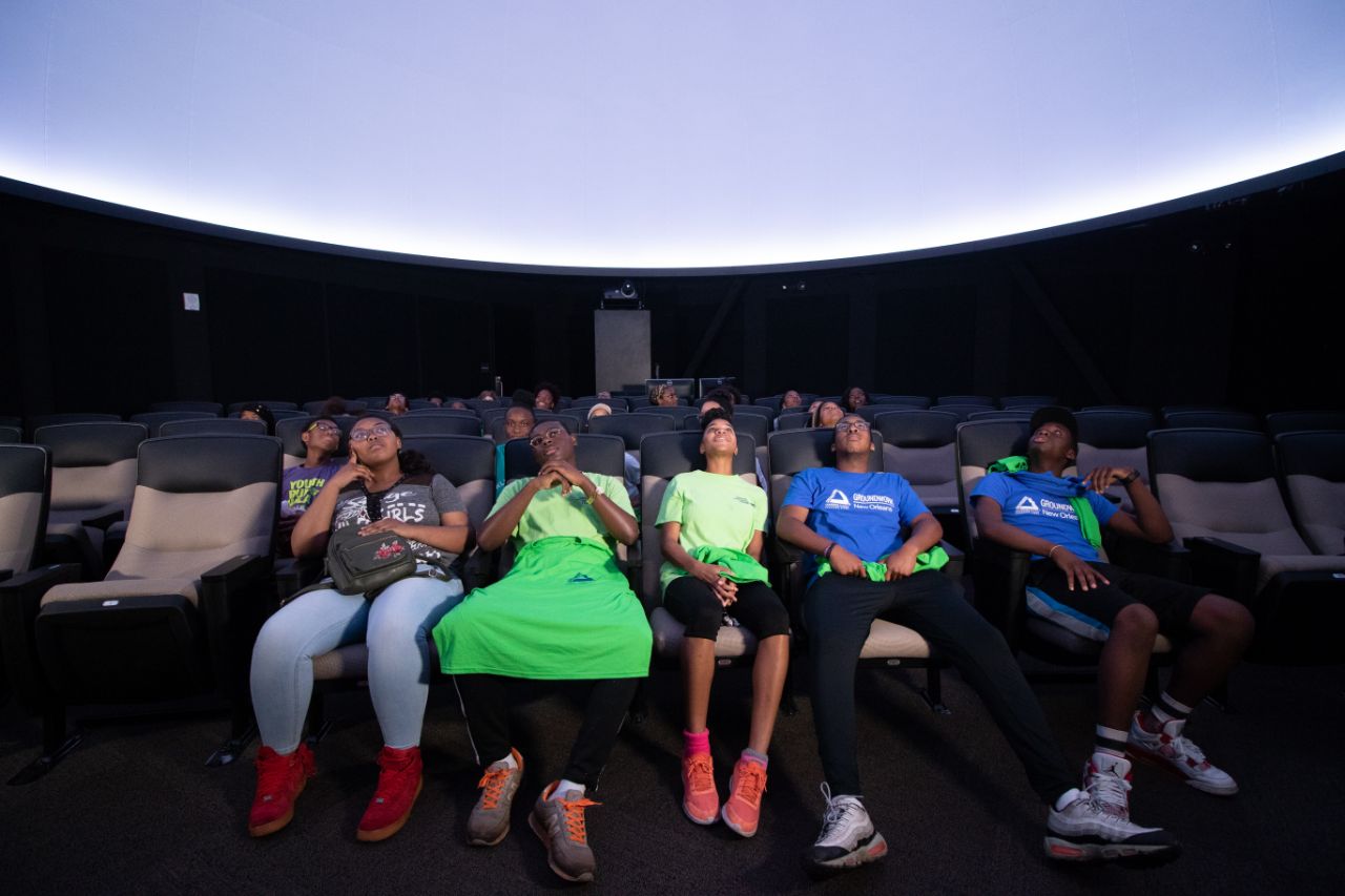 kids at planetarium